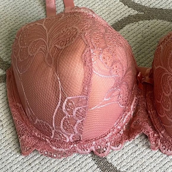 B. Luxe underwire lace t-shirt molded cups bra, NWOT - Picture 10 of 16